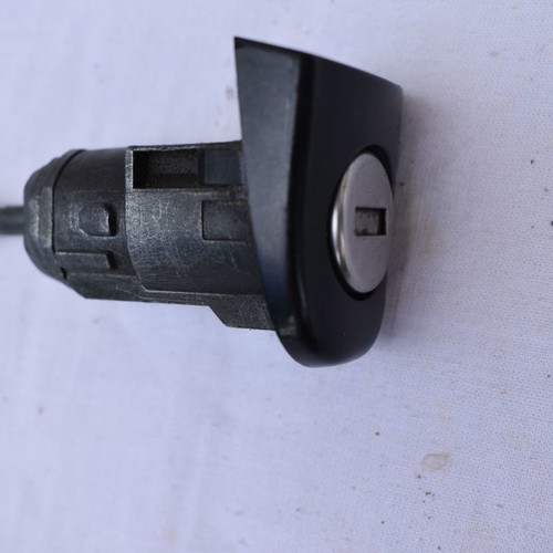 VW Golf 4 ignition lock used with key and 3 door locks