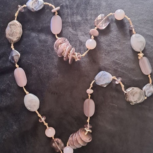 Necklace used in excellent condition