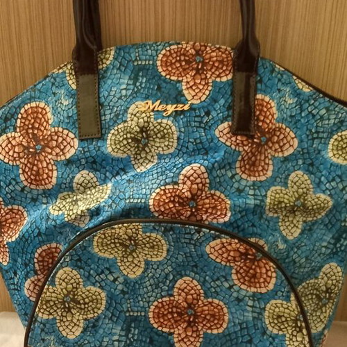 Meyzi bag like new, can be worn crossbody