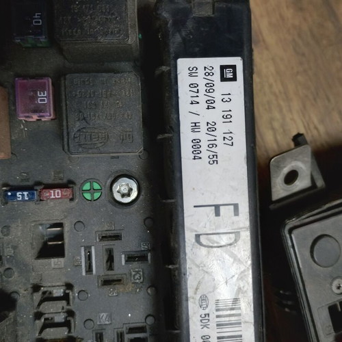 Opel Astra H fuse box 1.6 13191127 FD