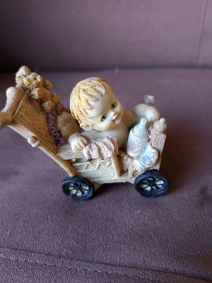 Vintage decorative babies like new