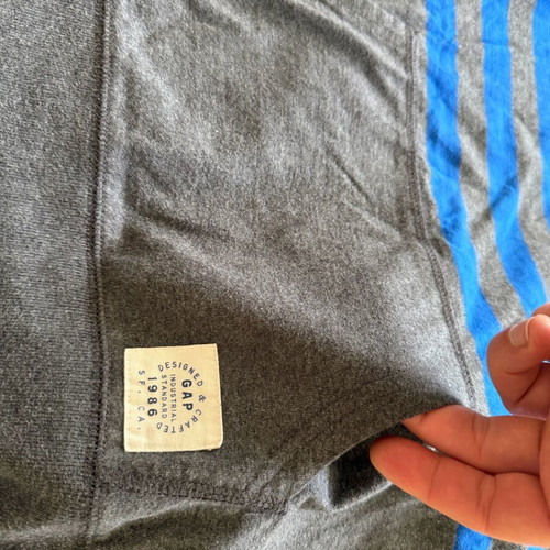 Gap kids sweatshirt size M like new, grey blue with marsupial pocket