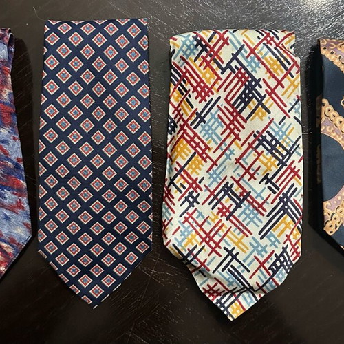 Set of 4 Men's Regular Width Ties with Retro and Geometric Designs like new