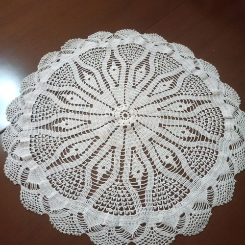 Knitted round tablecloth like new vintage diameter 1.50 m