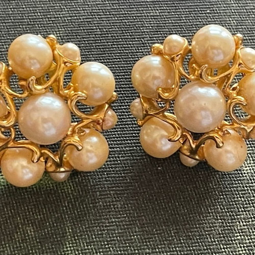 Custom Jewellery vintage earrings with pearls like new