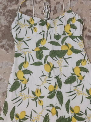 Mini summer dress with lemon print like new
