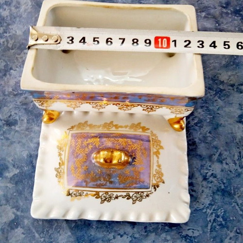 Porcelain fontanier Titov Veles