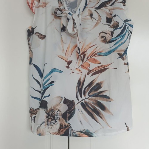 Summer blouse multicolor, like new, fits small and medium
