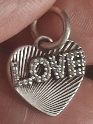 Pandora charm heart with engraving option, like new, silver