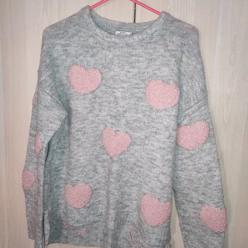 Knit sweater used with hearts, gray, size M
