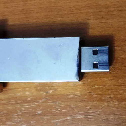 USB hub 4-port pack with USB stick used
