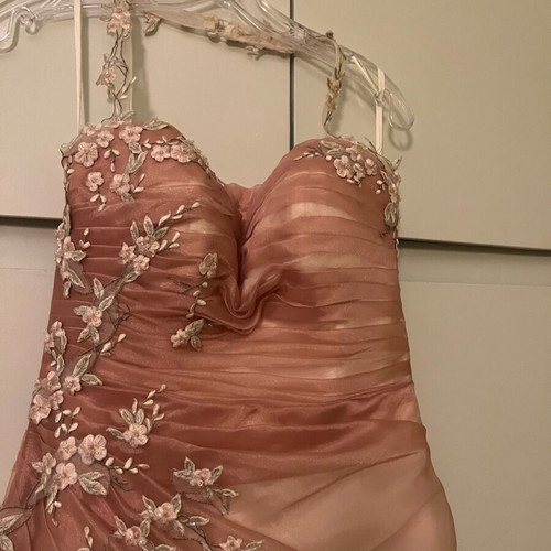 Demetrios wedding dress pink pastel like new, size S
