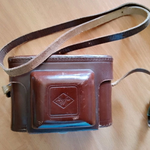 Agfa Silette Pronto used with leather case and strap