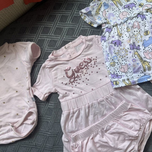 Guess baby dress with diaper shorts and bodysuit like new, size 3-6m