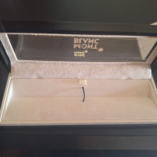 Montblanc StarWalker case like new, original box for Midnight Black Resin Ballpoint