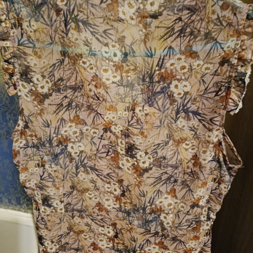 Mango blouse like new with romantic floral design in autumn tones
