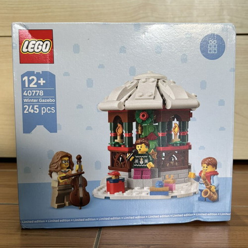 Lego Winter Gazebo set 40778, sealed collectible