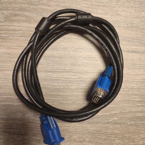 VGA Cable 1.5m like new with ferrite cores