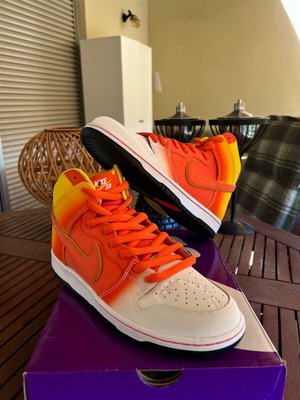 Nike Dunk High SB Sweet Tooth new, size 43, multicolor orange