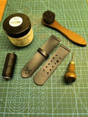 Handmade leather watch strap custom order, black and brown
