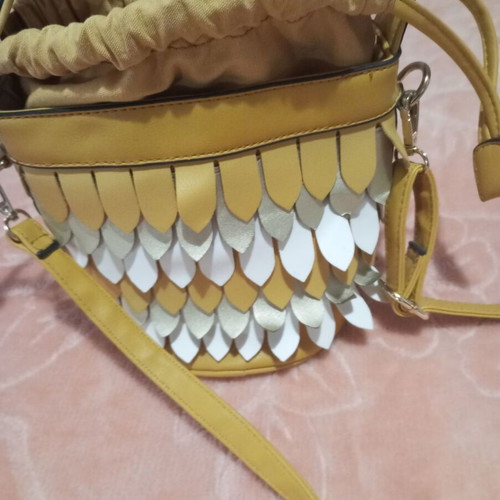 Crossbody bag like new, yellow and gold