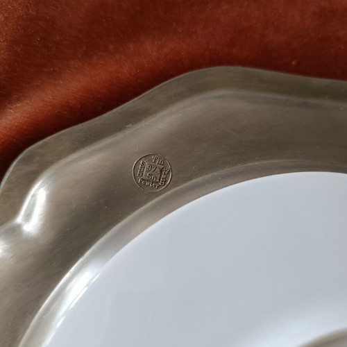 Limoges decorative plate like new, collection The Trades of Old Paris