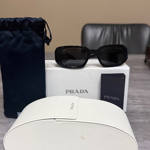 Prada sunglasses black like new