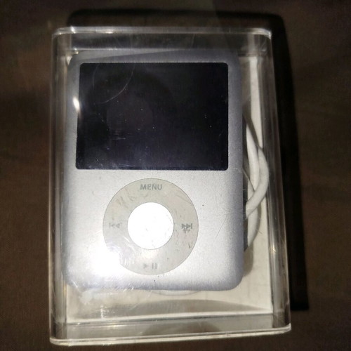 Apple iPod nano 3rd Generation 4GB μεταχειρισμένο, ασημί MA978LL/A A1236