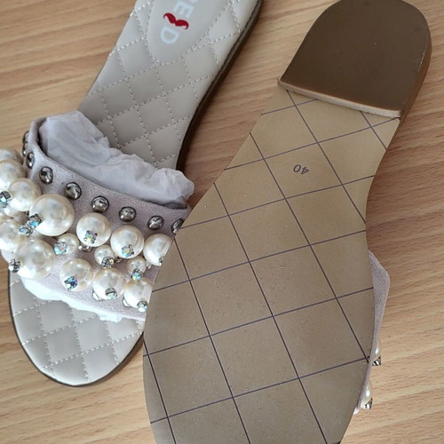 Keep Fred leather sandals with pearls and quilted details, new size 40