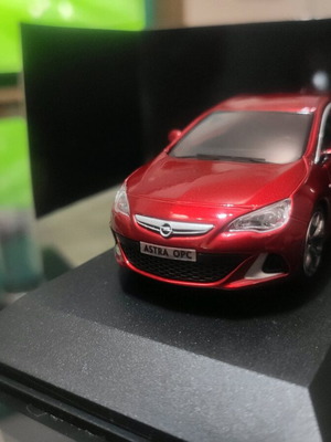 Opel Astra OPC 1/43 καινούργιο με ελαφρά σκισίματα στη συσκευασία