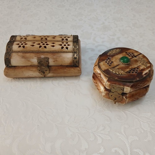 Jewelry boxes set of 2 like new, bone and brass decorative elements
