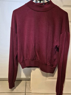 Cropped φούτερ Bershka κόκκινο σαν καινούργιο, μέγεθος M