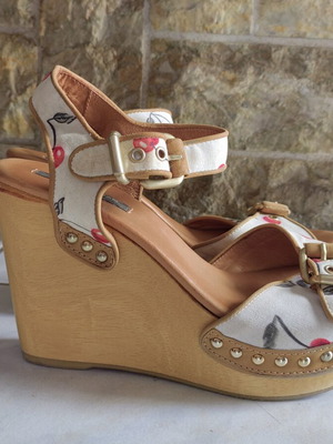 Zara leather platform sandals with wooden heel size 41 like new
