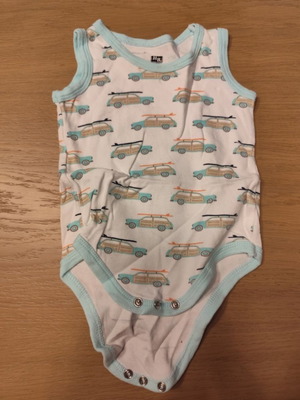 Baby Sleeveless Bodysuit HB with Cars like new, 3-6 months