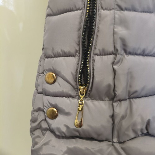 Foglie Rosse Sleeveless Quilted Puffer Gilet Size M like new, gray