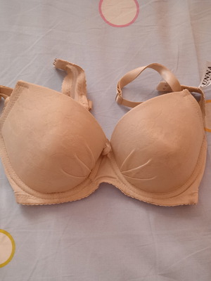 Сутиен като нов, размер 75B, бежов, без подплънки, с възможност за strapless