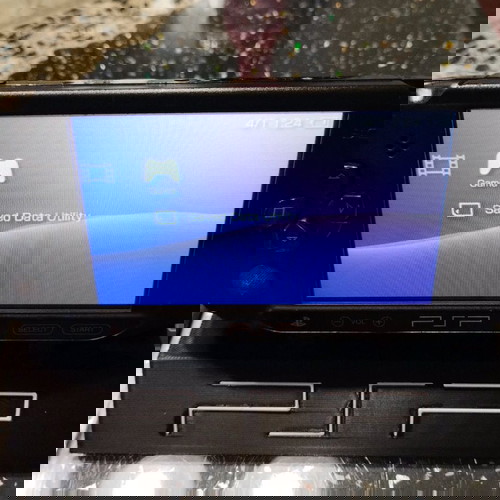 ПРЕДЛОЖЕНИЕ! Sony psp 1004 street пакет с 15 игри!