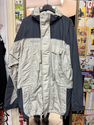Columbia windbreaker like new, long, size S