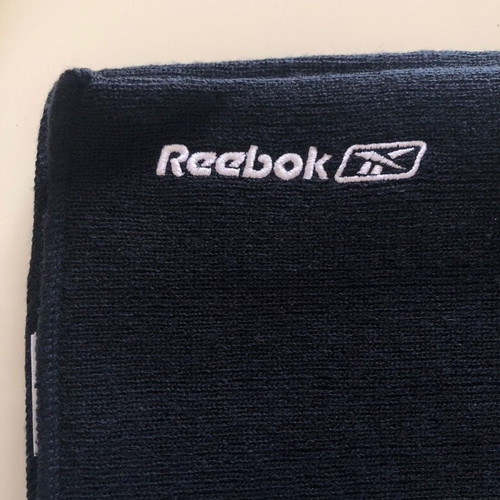 Reebok knitted scarf dark blue new with embroidered logo