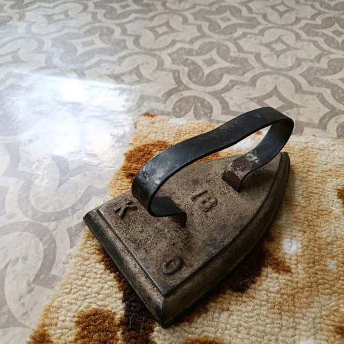 Old cast iron iron used