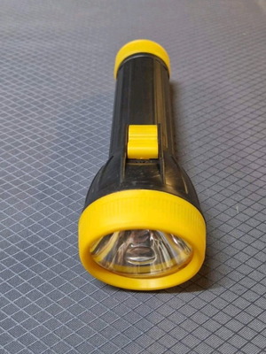 Plastic flashlight 20cm new