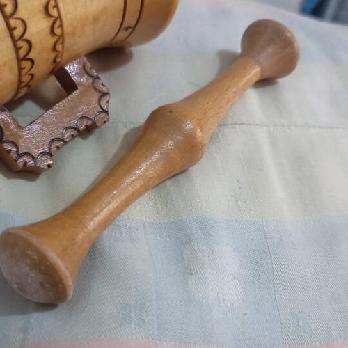 Wooden mortar with pestle height 9 cm like new, vintage item