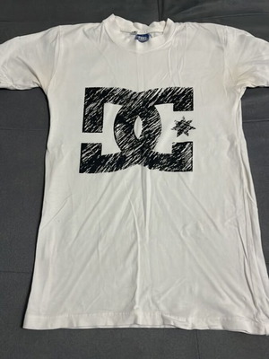 DC White T-shirt size S like new