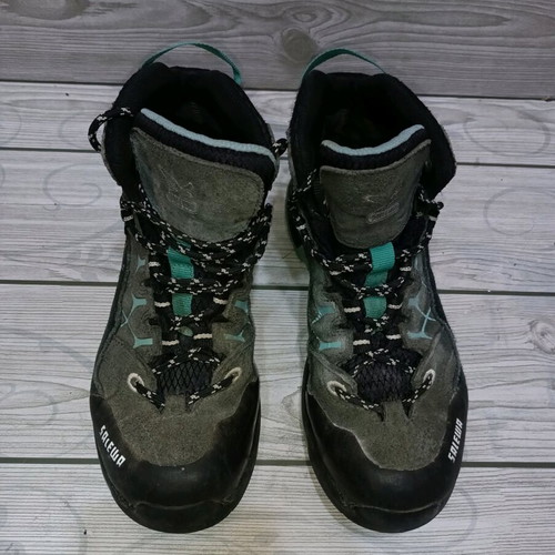 Salewa Gore Tex Carbon N 35 sports shoes like new, colorful