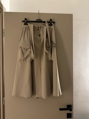 Gizia skirt new, beige, sizes L and XL with straps