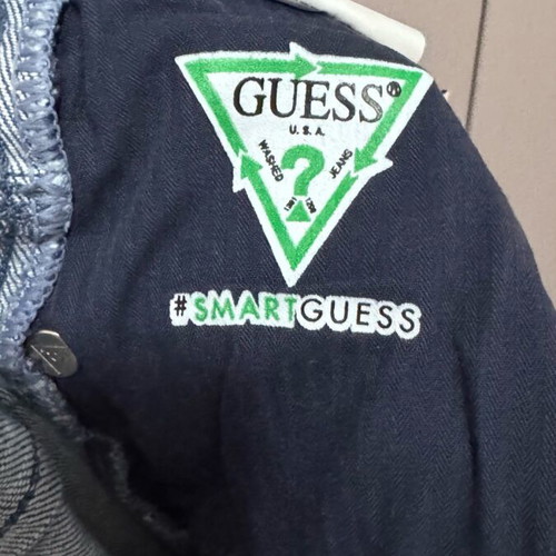 Guess women's slim jean authentic, like new