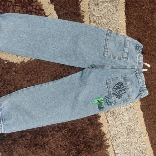 Children's jeans like new for ages 6-7