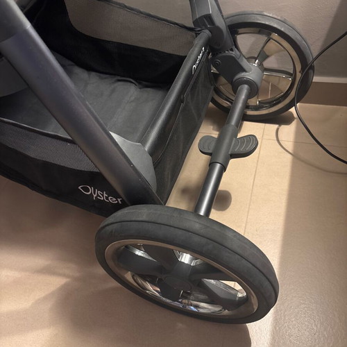 BabyStyle Oyster 3 stroller like new with car transport egg