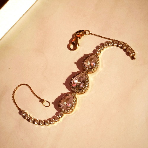 Gold bracelet 15 cm, 9k, 9 carat, nearly 4 grams, like new