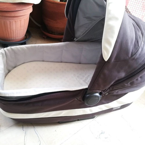 Iglesina Trilogy stroller and port bebe like new, white-grey